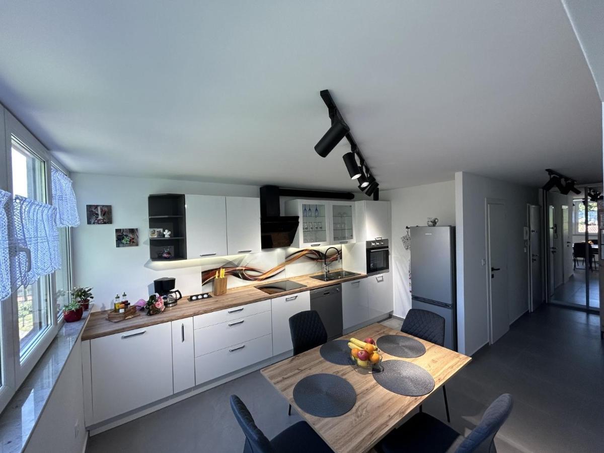 Apartment Toni Lovran Εξωτερικό φωτογραφία