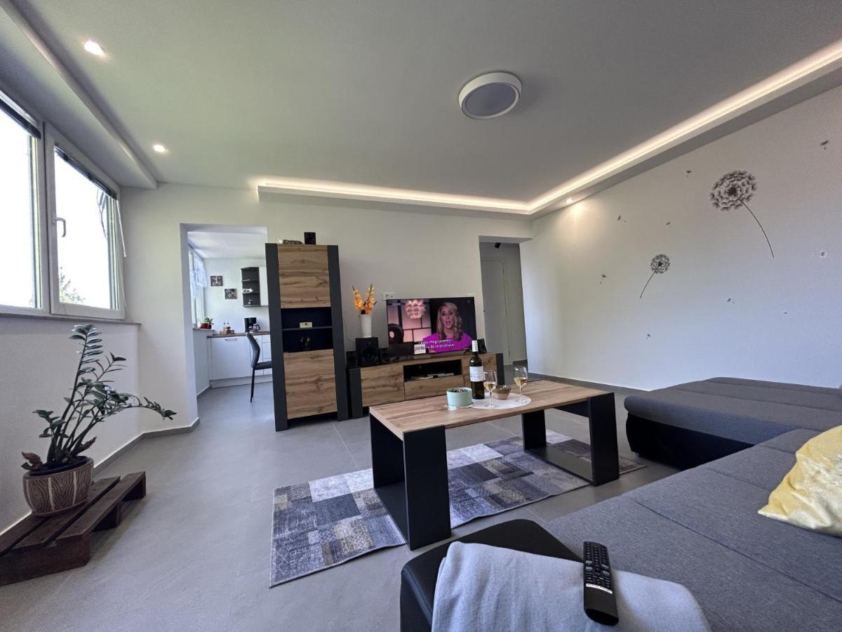 Apartment Toni Lovran Εξωτερικό φωτογραφία