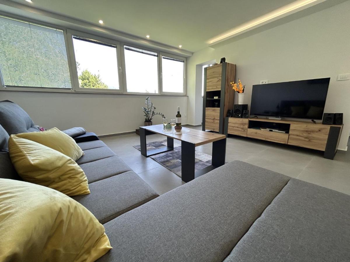Apartment Toni Lovran Εξωτερικό φωτογραφία